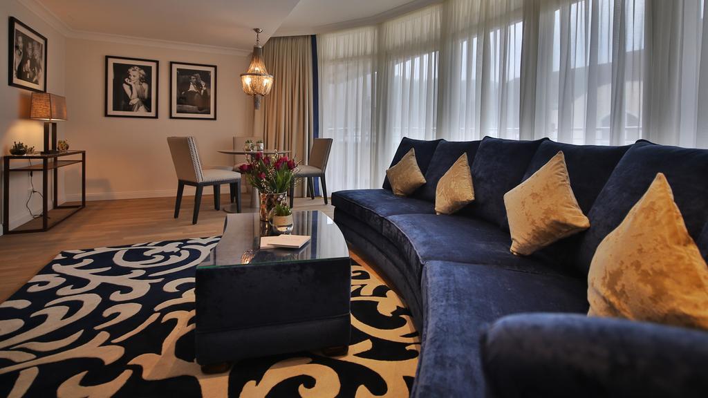Vila Vita Rosenpark Marburg Kültér fotó A suite at the hotel