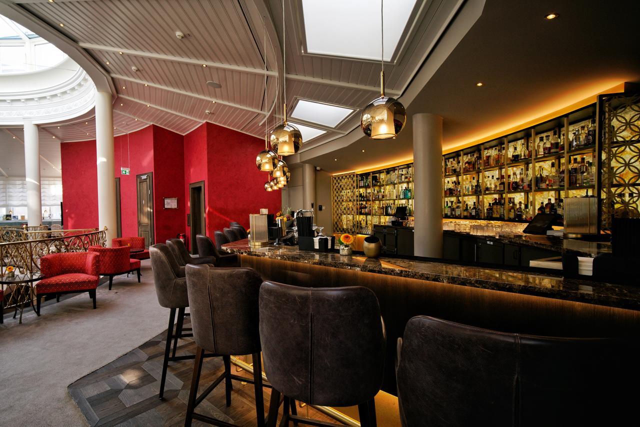 Vila Vita Rosenpark Marburg Kültér fotó The bar at the 100 Queen's Gate